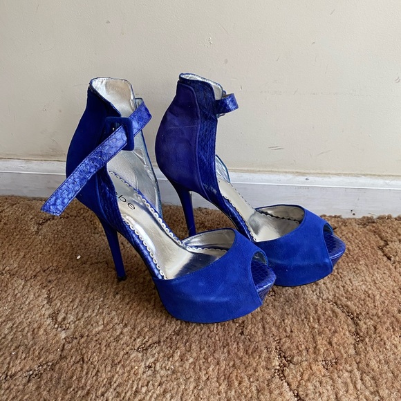 bebe - Picture 2 of 4